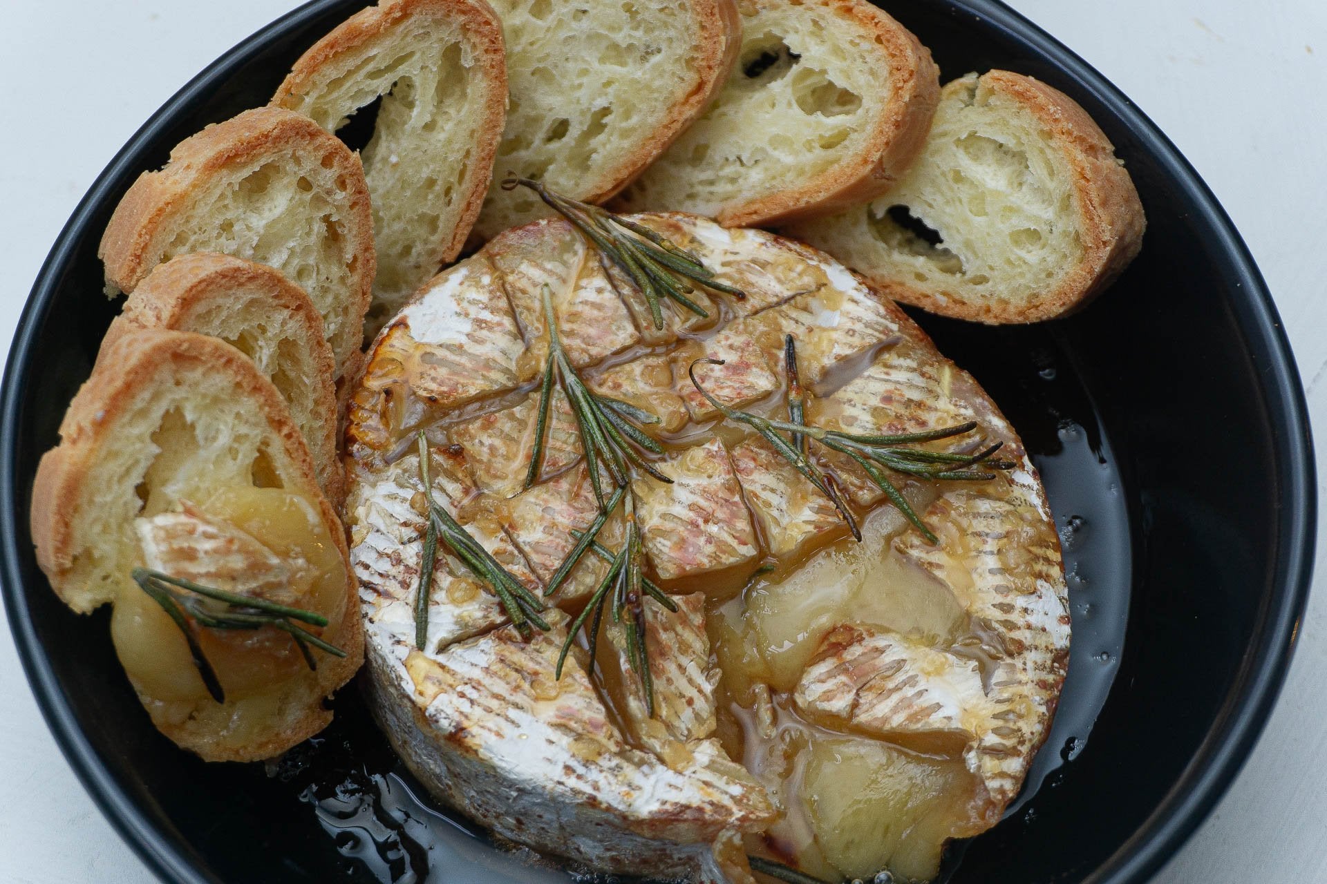 Honey Herb Baked Brie | Xtrema Pure Ceramic Cookware