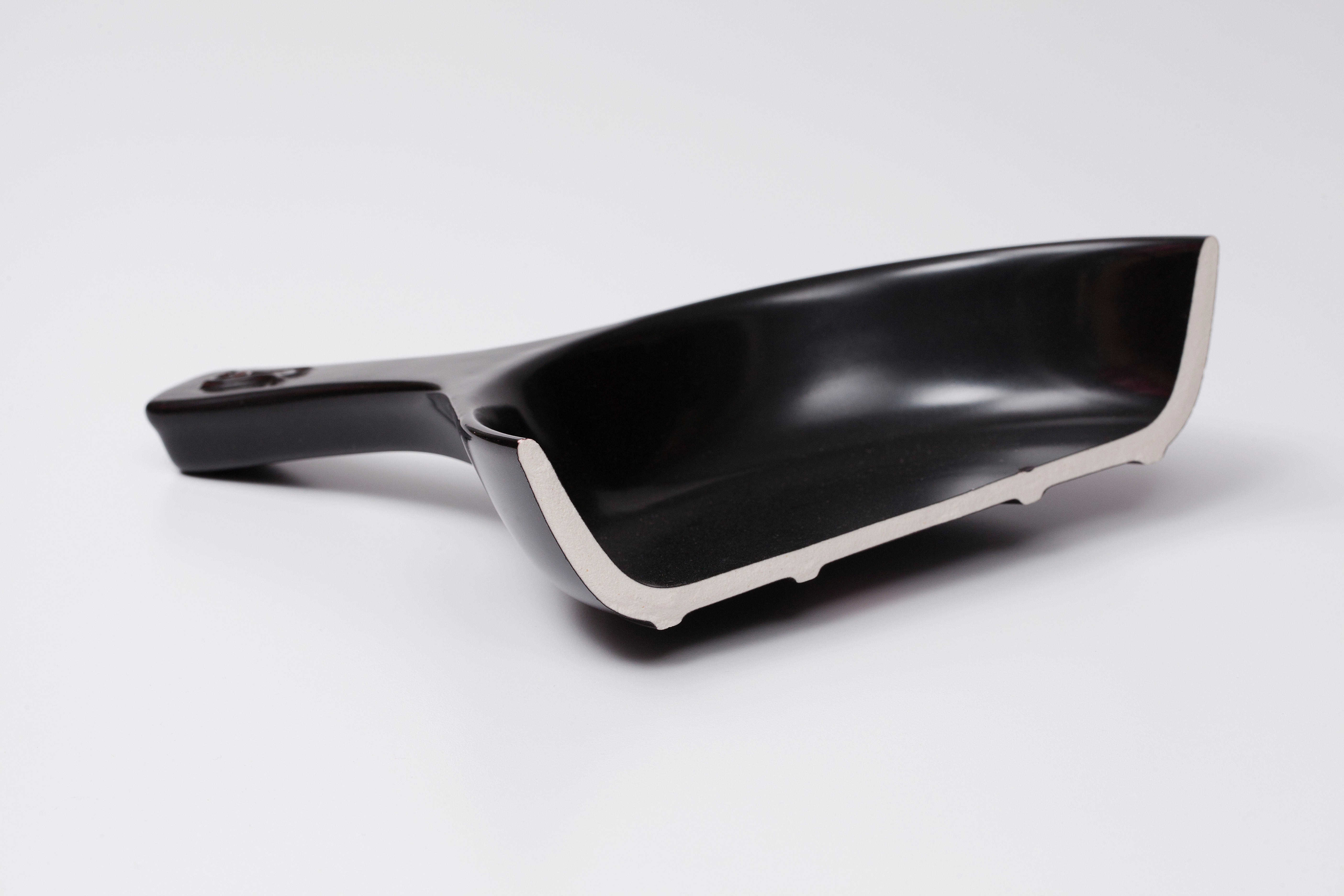 both pieces of split signature skillet illustrating pure ceramic